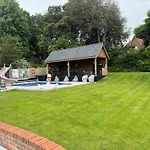 Luxury Retreat 32C Pool Jacuzzi Games Bar Oasis