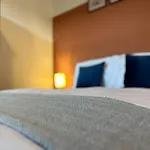 Comfortable Stay At 3 Bedroom Home, Prime Location