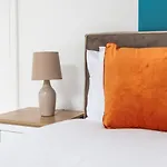 Comfortable Stay At 2 Bedroom House