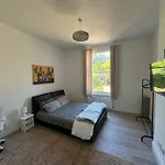 Stunning 3 Bedroom Apartment With Garden