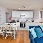 Finest Retreats - The Gulls Nest