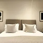 Edinburgh Elegant 1-Bedroom City Apartment