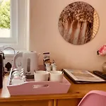 All Seasons Bed & Breakfast - Adults Only