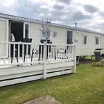 3 Bedrooms, 8 Berth Caravan, Lyons Robin Hood In Rhyl