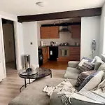 Peaceful City Centre - Studio Apartment