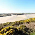 17 Cliff Edge