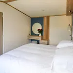 Willow Lodge