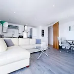 Stylish Seaview One-Bedroom Apt