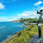 Sea Views, Big 2 Bed Flat Close To Beach & Harbour