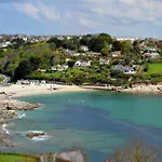 Waves Falmouth-Hot Tub Games Room Very Close To Swanpool Beach And Falmouth Gc