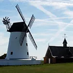 1 Bed In Lytham St. Annes 88141