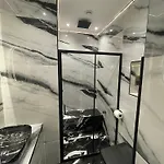 Edinburgh Retreat 2 Bedrooms & Steam Room