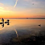 Family Seaside Oasis - Bungalow Mins To Beach