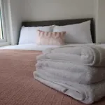 Professional Home Stay 4 Double Bedrooms & 4 En-Suite Bathrooms