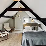 Bridport Town Centre Flat
