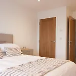 2 Bed - Leeward House By Pureserviced