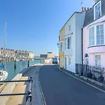 14 Nothe Parade - Waterfront Holiday Cottage
