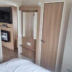 8 Berth Deluxe Caravan Pg31