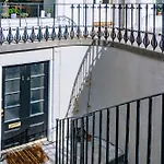 Homely 3 Bedroom In The Heart Of Central Edinburgh