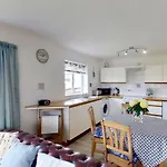 F51 The Gables, Riviere Towans