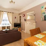 Charming 2Bd Flat 10 Minutes To Edinburgh Castle