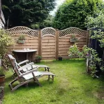 The Swallows - Kingsize Ensuite Bedroom And Private Garden