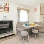 23 Manleigh Park