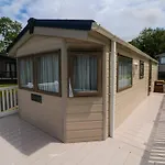 23 Manleigh Park