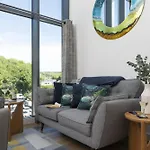 Fowey Belvedere, River View Penthouse Apartment