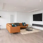 3 Bdr City Centre Penthouse By Belfast City Breaks