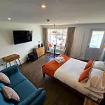 Premier 2 - Stunning Suite With Breathtaking Seaside Views