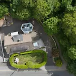 Glynmar - Sea Glimpses Hot Tub Pool Table