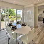 Spacious 2-Bedroom Chalet With Amazing Sundeck
