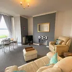 Beachfront Bolthole With Seaview In Idyllic Hythe
