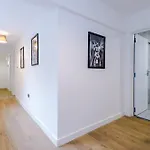 #6 - Vibrant Apartment In City Centre - Sleeps 7