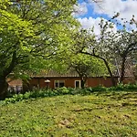 Church Hall & Secret Garden Hideaway At Summer Hills Whitby