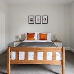 3 Bedroom Central Home Perfect For Contractors
