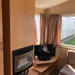 Adorable 2 Bedroom Caravan In Clacton-On-Sea