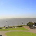 10B South Green