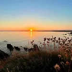 Sandy Nook, A Charming Beachside Apartment In Hope Cove, South Devon