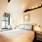 3 Bed In Mousehole 81271