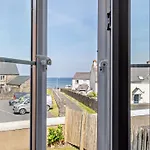 2 Bed In Broad Haven 50758