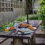 2 Bed Property In Appledore Devon Cockl