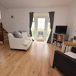 2 Bed In Aberporth 1Ml Sw 79160