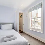 Lighthouse Lodge