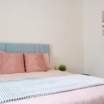 Luxury 4 Bedroom Apartment Southsea - Free Parking