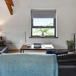 Dizzard Cottage
