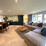Luxurious 4 Bedroom New England Style Villa - Trewhiddle V16