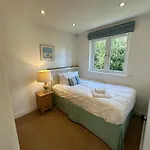 Luxurious 4 Bedroom New England Style Villa - Trewhiddle V16