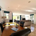 Luxurious 3 Bedroom New England Style Villa - Trewhiddle Villa 20